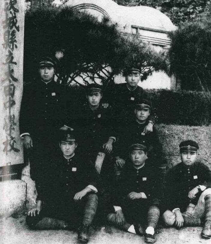 戦時体制の中学生の服装